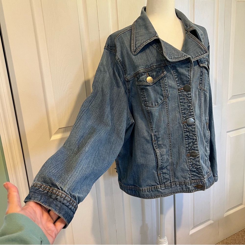 🍋 Venezia Blue Denim Jean Jacket - Picture 2 of 5